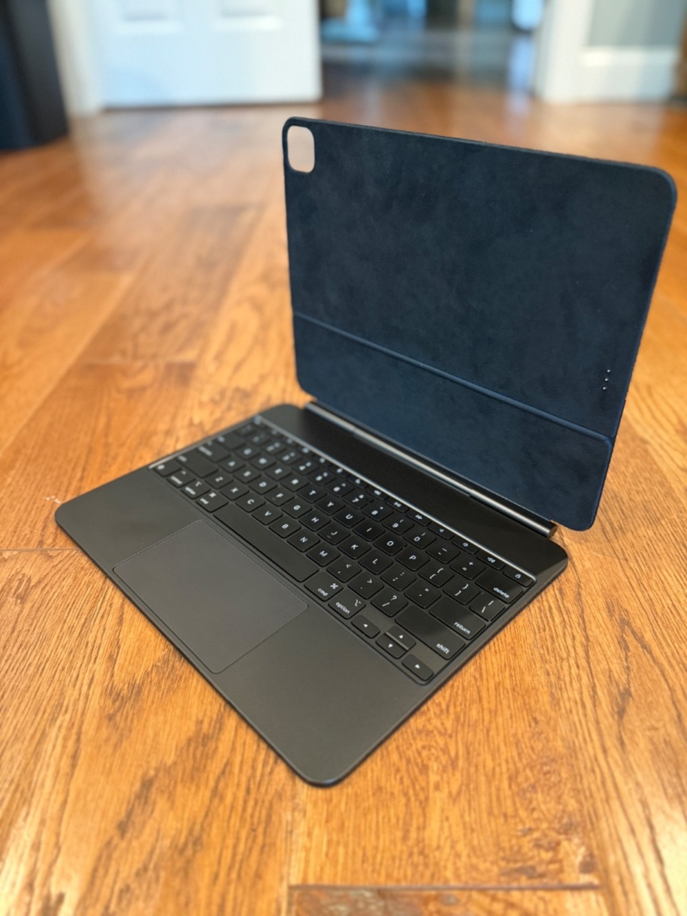 Apple iPad 13-inch Pro Magic Keyboard – Model A2974